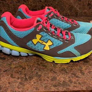 Under Armour Woman’s shoes